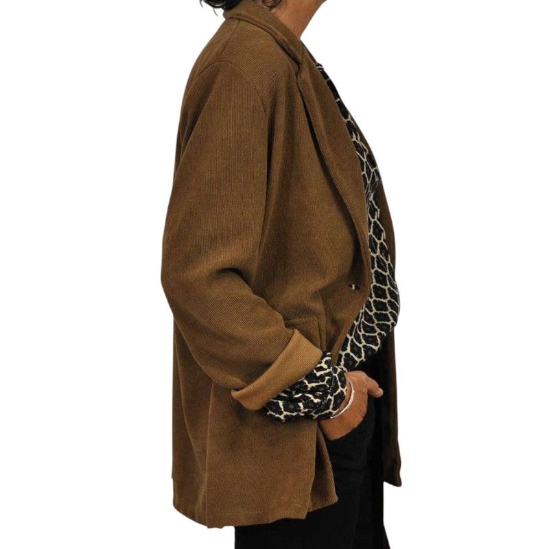 Blusa Abotonada con Estampado Geométrico