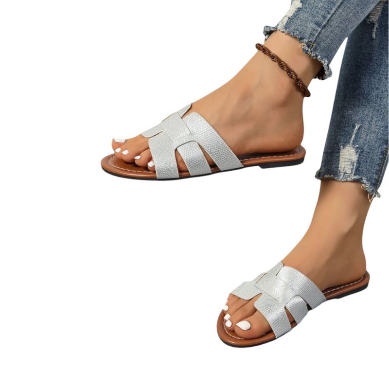 Sandalias Planas con Corte Geométrico