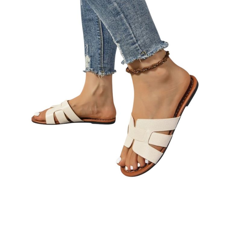 Sandalias Planas con Corte Geométrico